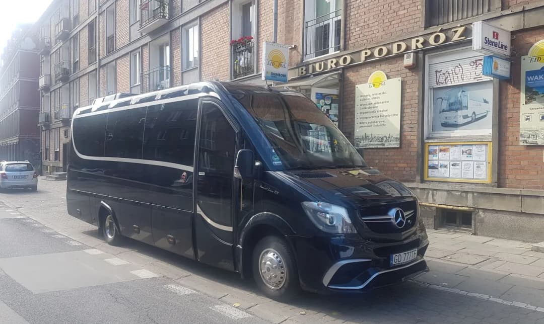 Ile jest miejsc w autokarze wycieczkowym? Sprawdź, zanim zarezerwujesz!